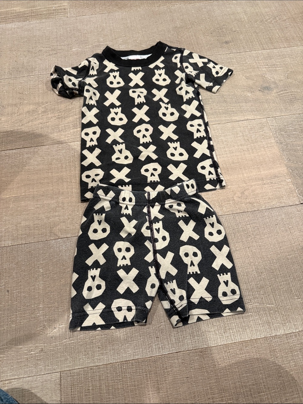 Hanna Andersson Black & Cream Skull X Print Kids Pajama Set